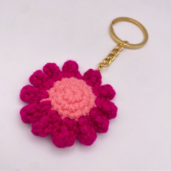 HANDMADE | Crochet Daisy | Bag Charm | Keychain | Hot Pink (Brand New!) 💘 - Picture 3 of 7